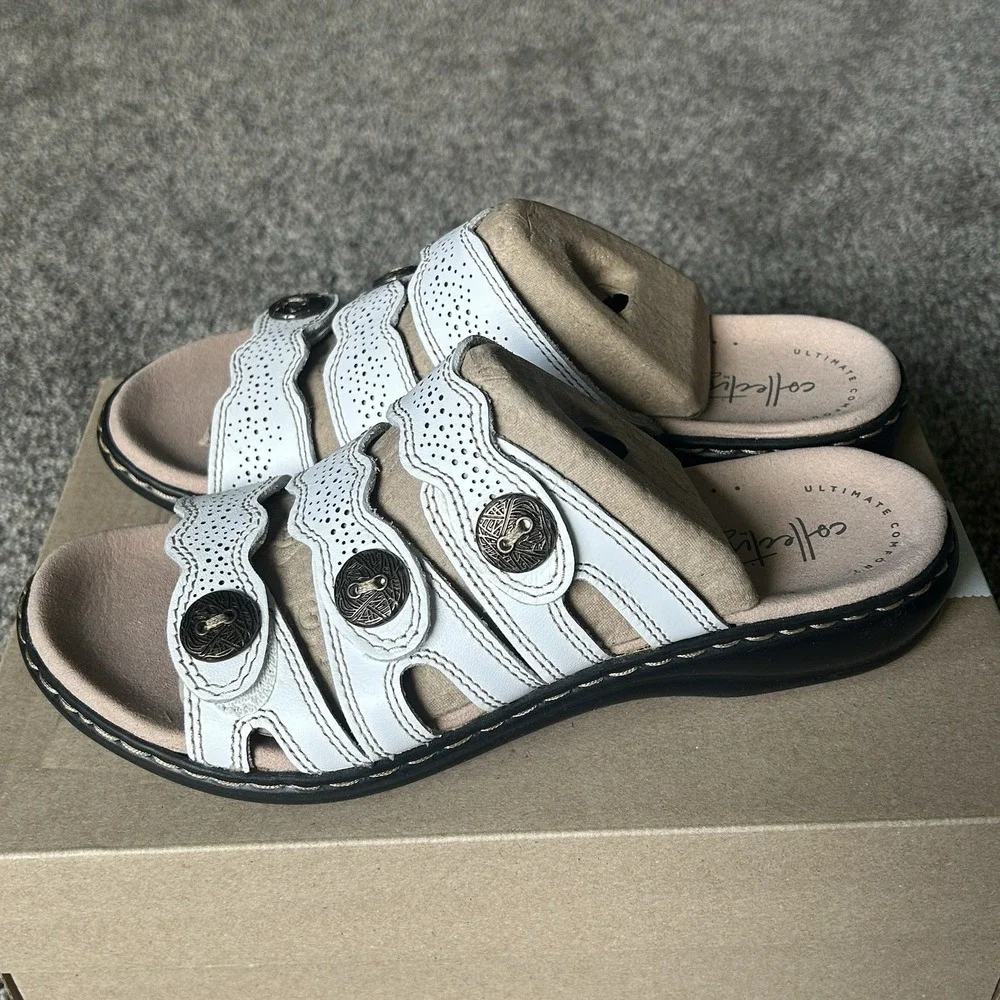 NIB Clarks Collection Leisa Grace - Women's 7.5 -White Adjustable 3 Strap